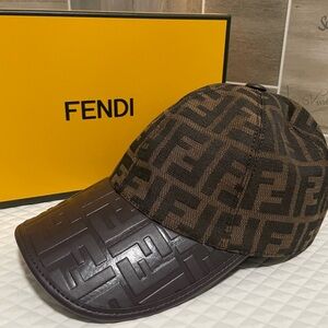 FENDI hat 🧢 with box